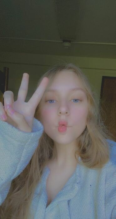 GoodTimeGirl1211, 27