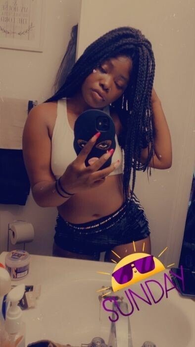 Emilythesugarbabe, 19